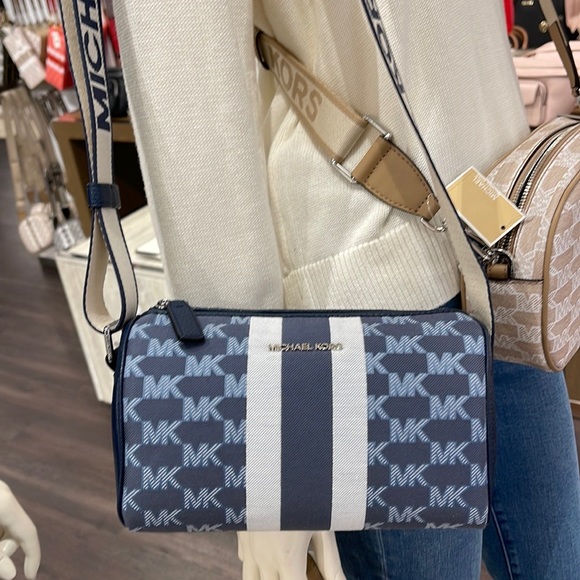 Michael Kors Men’s Women’s Cooper mini duffle xbody NWT 
Navy Multi 

NWT - Picture 1 of 16